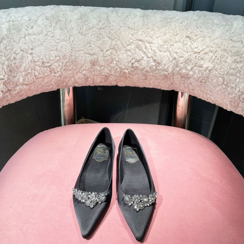 roger u1u1er flat shoes